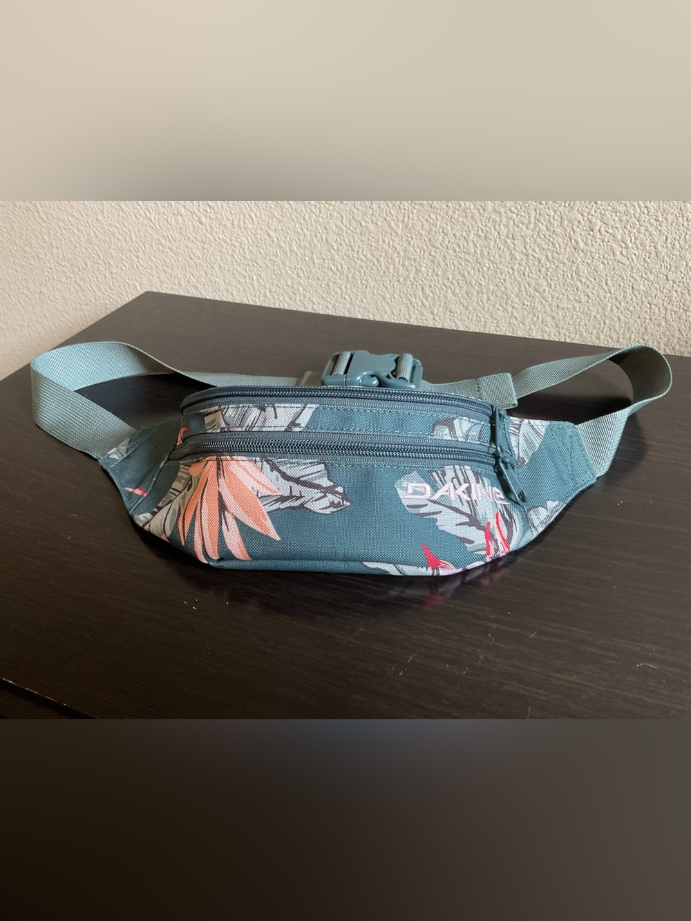 Dakine Classic Hip Pack Fanny  Hawaiian Print Floral